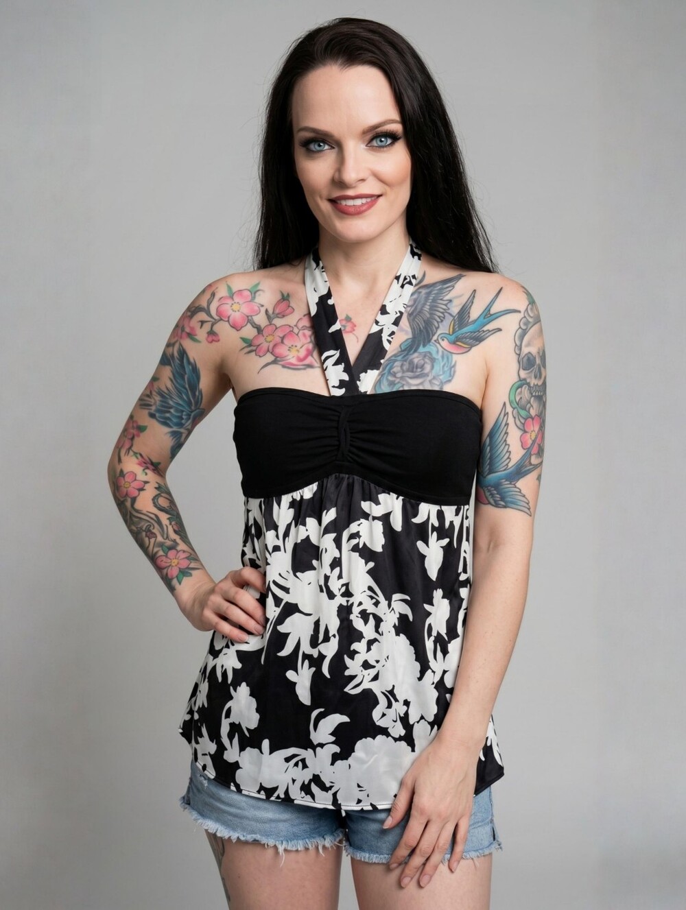 Bebe ✦ Halter Top ✦ Black White Floral Stretch Tie-Back Coquette Cottagecore XS